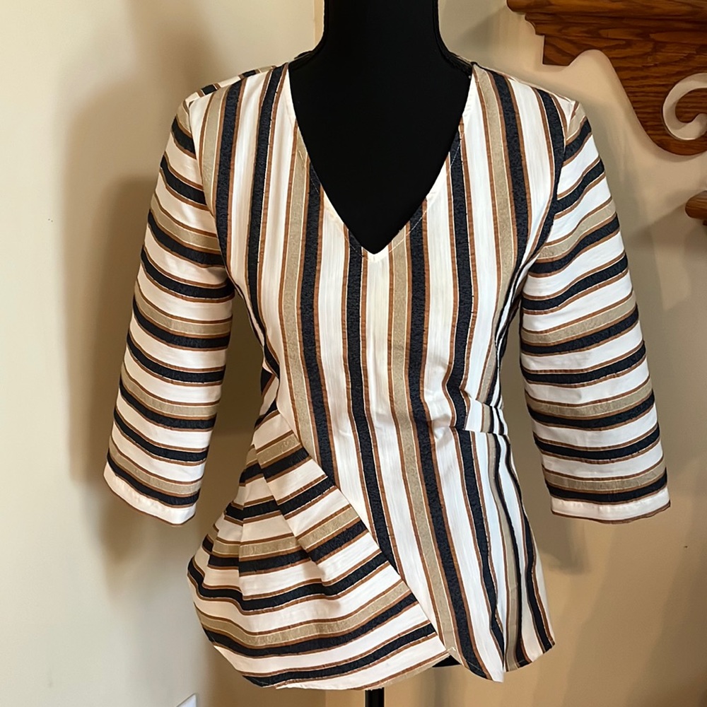 209 WST 38 Top. NWT. From Monkee’s boutique